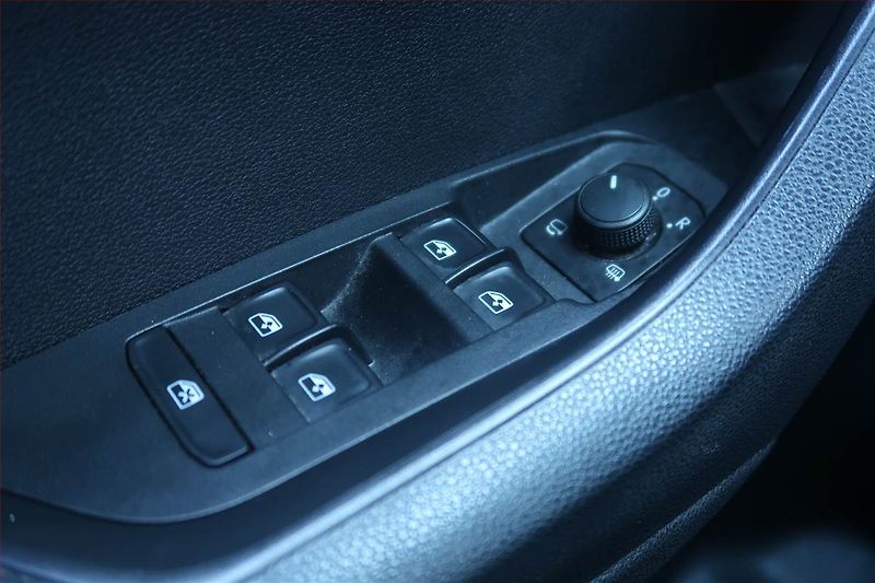Škoda Karoq (2019) 1.6 TDI, Tempomat - fotka 22 z 25