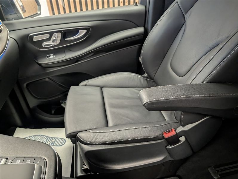 Mercedes-Benz Třídy V V300 XL  AMG AVANTGARDE 4 MATI - fotka 21 z 31