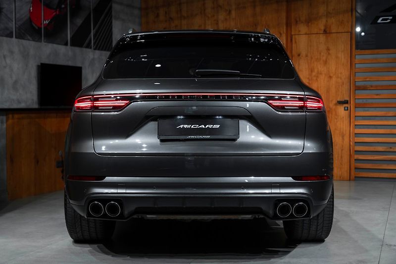 Porsche Cayenne Turbo - fotka 19 z 20