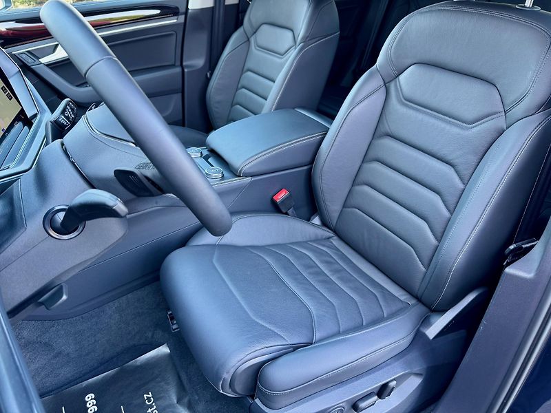 Volkswagen Touareg (2024) Model 2025, Kůže, VZDUCH,Tažné - fotka 11 z 43