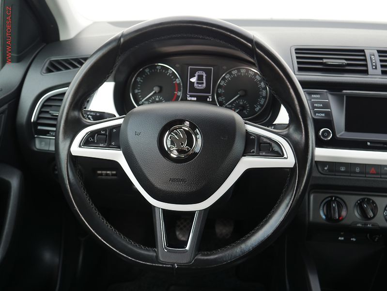 Škoda Fabia (2015) 1.2 TSi, Ambition, výhřev sed - fotka 14 z 16