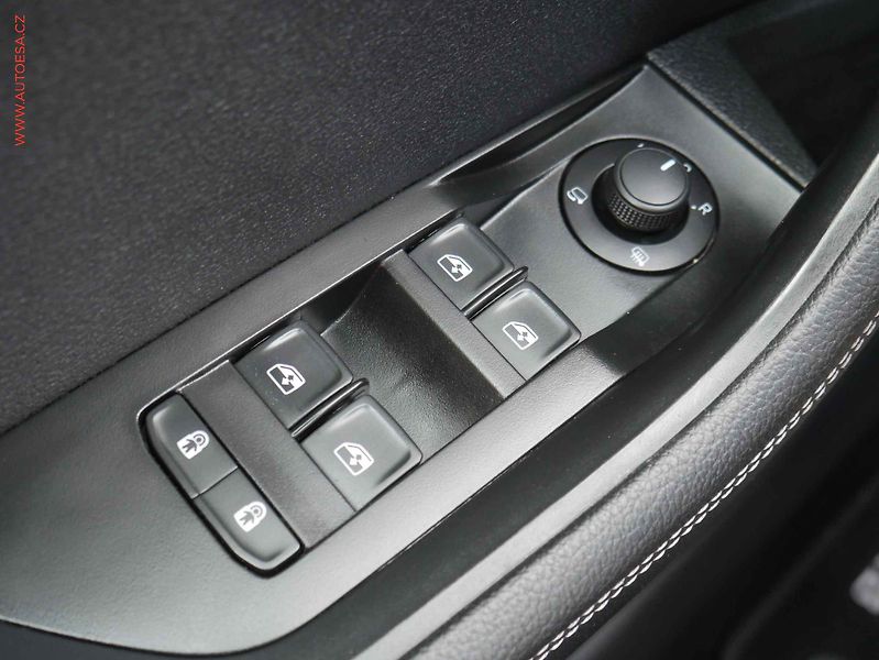 Škoda Superb (2022) 1.5 TSI, ČR, Style, LED - fotka 11 z 21