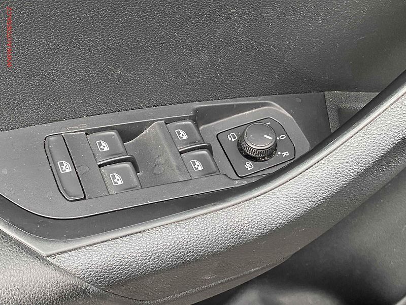Škoda Karoq (2021) 1.5 TSi, Style, DSG, navi - fotka 11 z 19