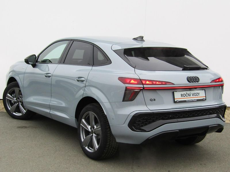 Audi Q3 2,0 TDI 110 kW - fotka 13 z 30