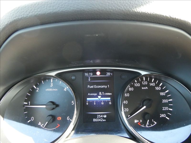 Nissan X-Trail 1,6 dCi 96kW 4x4 serviska - fotka 36 z 44