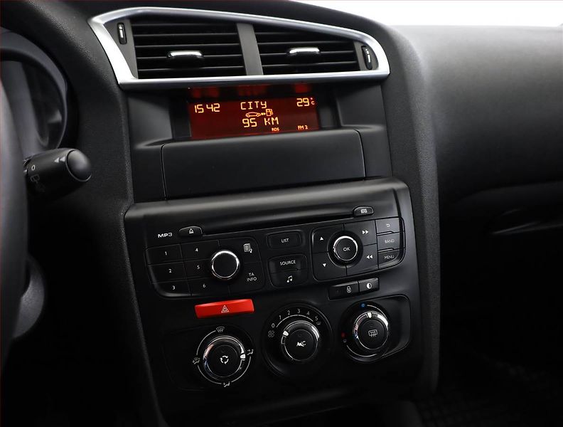 Citroën C4 (2013) 1.6 HDi, Serv.kniha, po STK - fotka 10 z 15