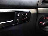 Volkswagen Touran (2007) 2.0 TDI, Tažné, CZ doklady - náhled 16