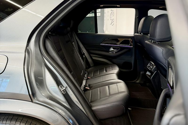 Mercedes-Benz GLE (2021) GLE 300d 4Matic AMG Line - fotka 30 z 94