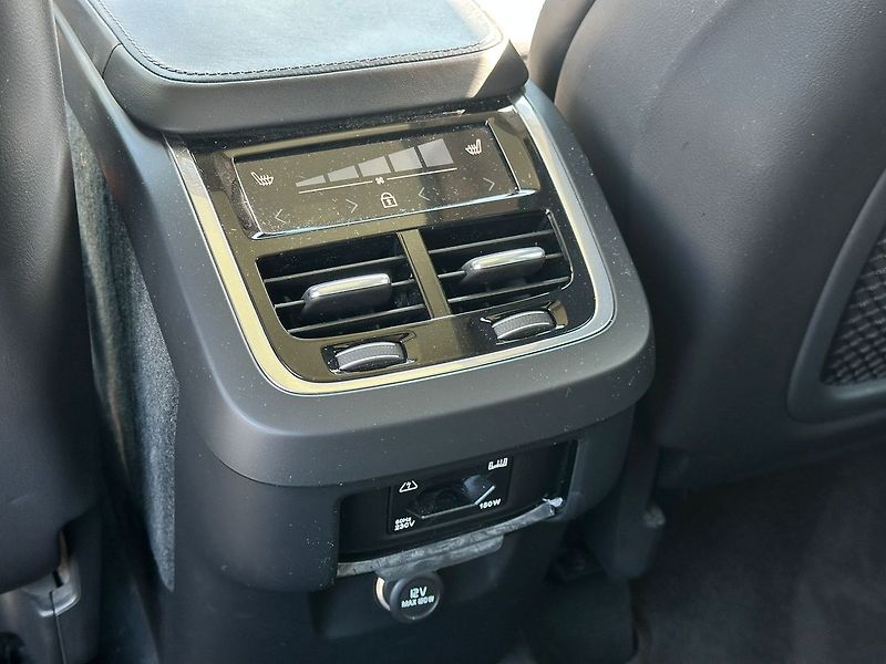 Volvo XC90 (2019) B5 AWD Inscription PANO TZ VZD - fotka 10 z 20