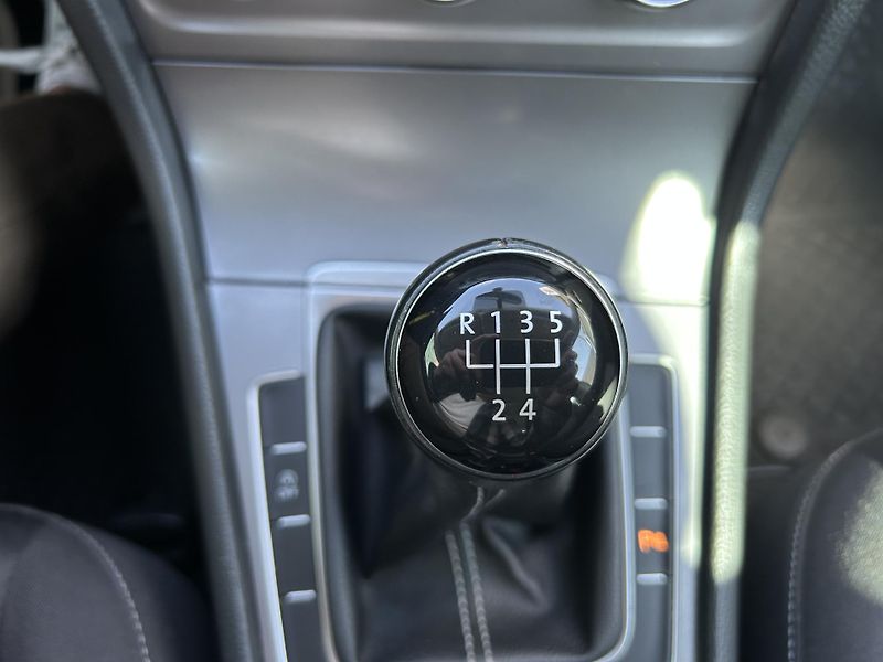 Volkswagen Golf (2016) 1.6 TDi 81 KW servisní kniha - fotka 21 z 41