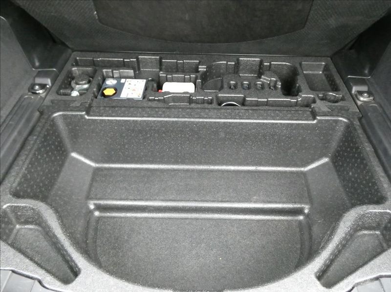 Land Rover Discovery Sport 2,0 P200 SE,1.Maj, ČR, DPH - fotka 36 z 41
