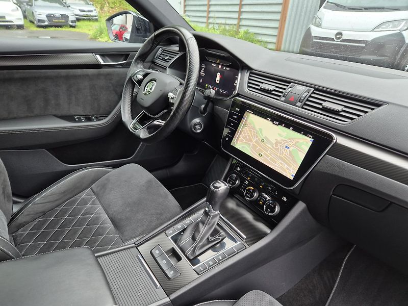 Škoda Superb Combi SPORTLINE 147kw DSG 19AL - fotka 41 z 49