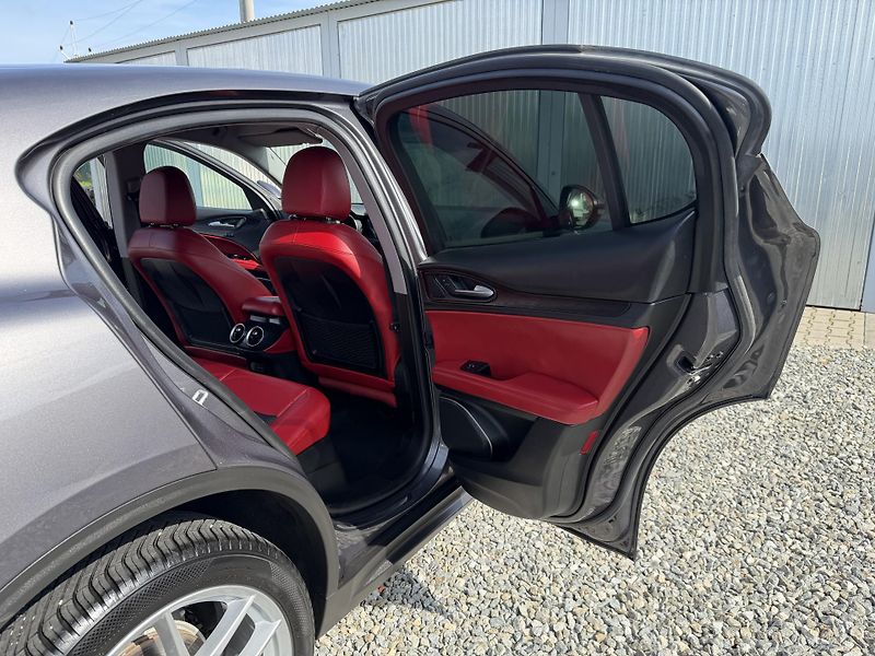 Alfa Romeo Stelvio 2.2JTDM Q4 4x4 210PS VELOCE 1A - fotka 117 z 167
