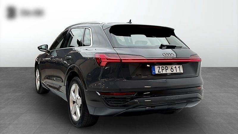 Audi Q8 e-tron 50 - 95 kWh Kůže Kamera DPH - fotka 3 z 15