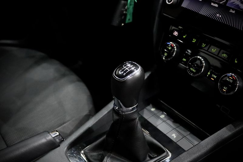 Škoda Octavia 3 FL Combi 1.4 TSI 110 kW - fotka 18 z 30