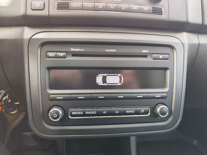 Škoda Fabia 1.6 TDi/55kW Ambiente - fotka 16 z 28