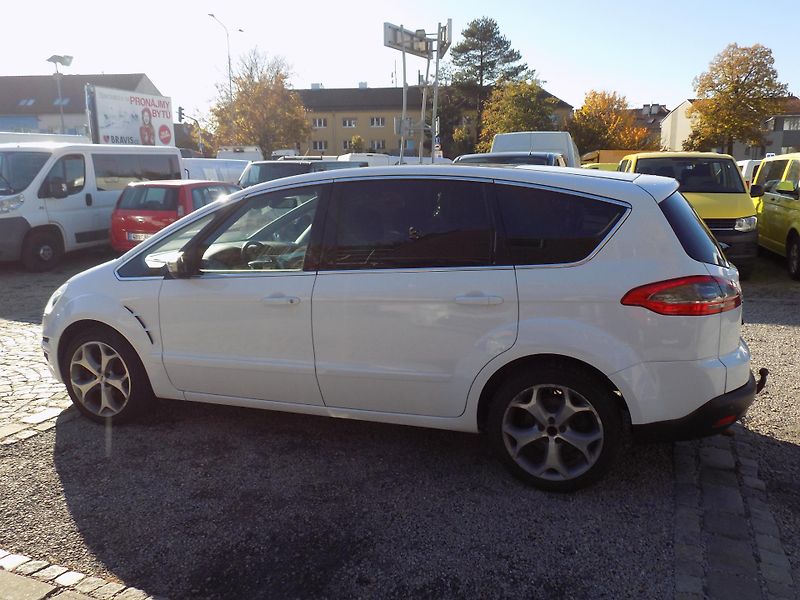 Ford S-MAX 2,0  TDCI 103KW TITAN FACELIFT - fotka 14 z 47