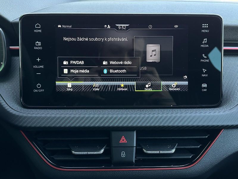 Škoda Kamiq 1.5TSi DSG Monte Carlo 150PS M - fotka 28 z 48