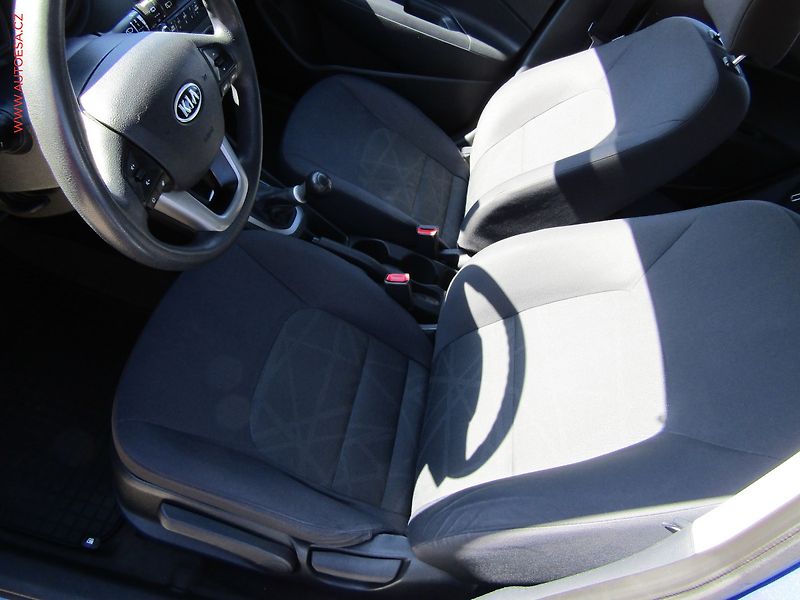 Kia Rio (2012) 1.25CVVT, ČR, AC, STK1/28 - fotka 9 z 15
