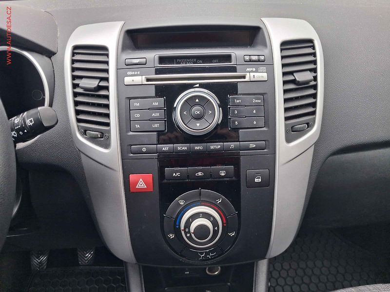 Kia Venga (2010) 1.4i, 2.maj,ČR, AC, +sada kol - fotka 13 z 16