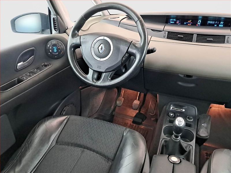 Renault Espace (2005) 2.2 dCi , 7 míst, po STK - fotka 7 z 17