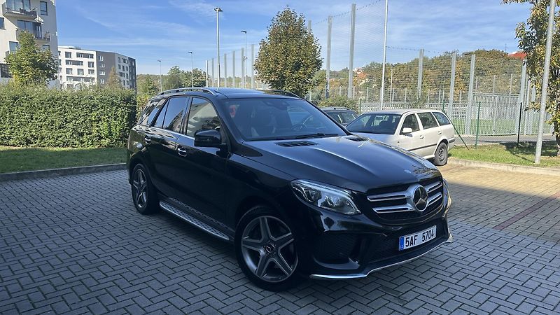 Mercedes-Benz GLE (2016) - fotka 9 z 26