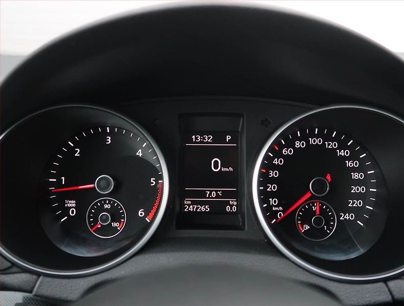 Volkswagen Golf (2012) 2.0 TDI, Automat, Navi - fotka 11 z 19