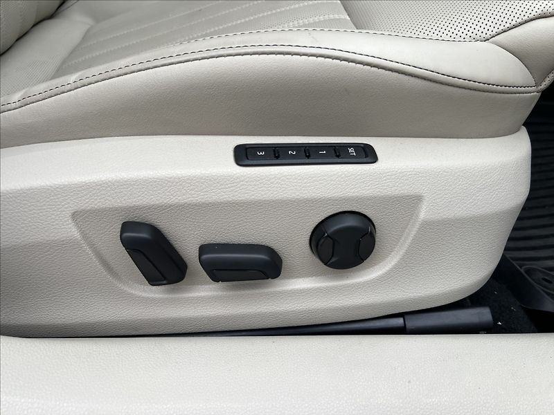 Škoda Superb 2,0 TDI 200HP L&K DSG 4X4 - fotka 38 z 40