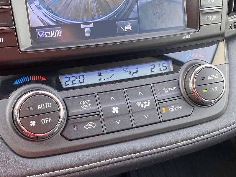 Toyota RAV4 2.0i, ČR-2m, Executive, 4x4 - fotka 26 z 35