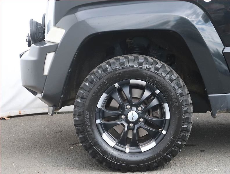 Jeep Cherokee (2009) 2.8 CRD, 4X4, Automat - fotka 14 z 18