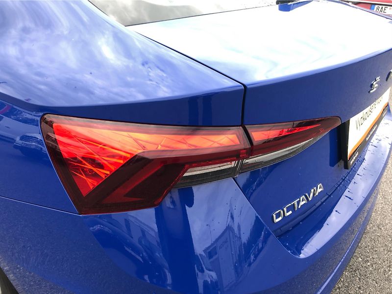 Škoda Octavia 2,0TDi 85kW AMBITION PLUS - fotka 26 z 28