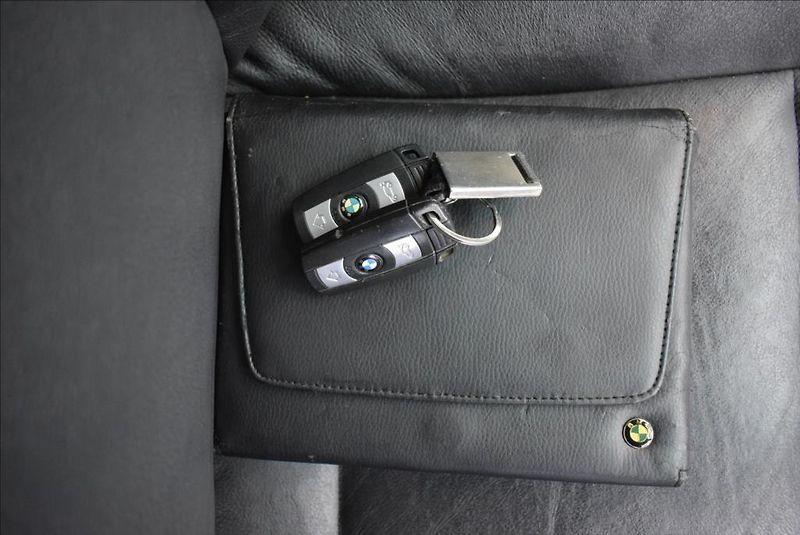 BMW Řada 5 3,0 530XD, xen,navi,servis, - fotka 27 z 28