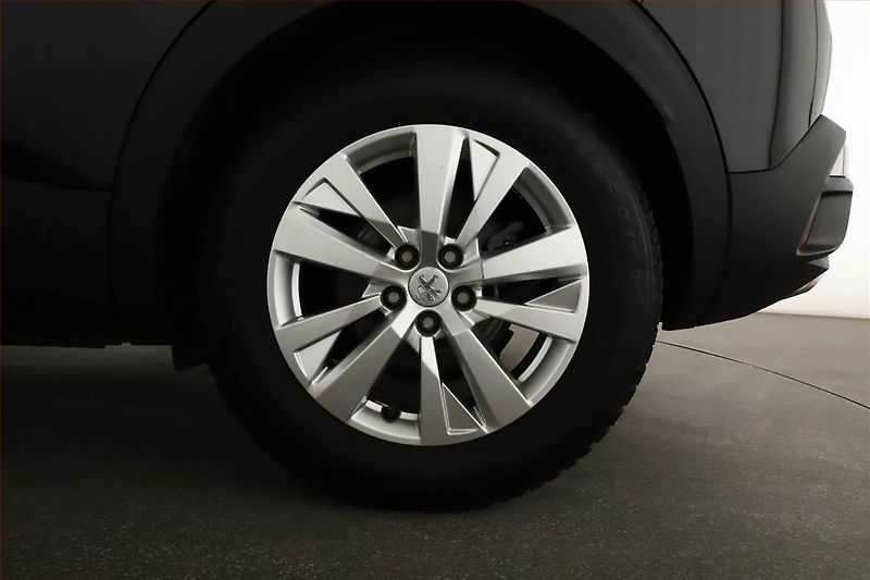 Peugeot 3008 (2019) GT Line 1.5 BlueHDi - fotka 12 z 17