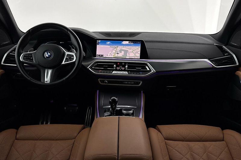 BMW X5 xDrive45e - fotka 15 z 26