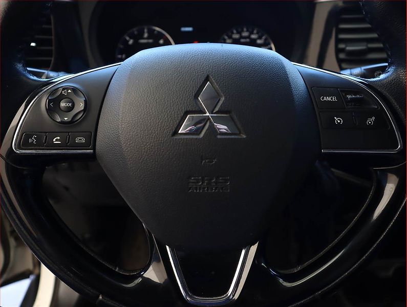 Mitsubishi Outlander (2016) 2.2 DI-D, 4X4, Tempomat - fotka 16 z 16