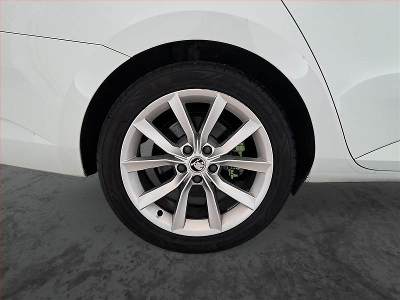 Škoda Superb (2016) Style 2.0 TDI, Automat, Navi - fotka 15 z 26