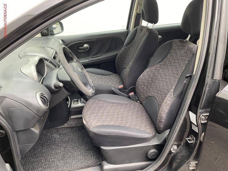 Nissan Note (2007) 1.4 i, AC, navá STK - fotka 9 z 13