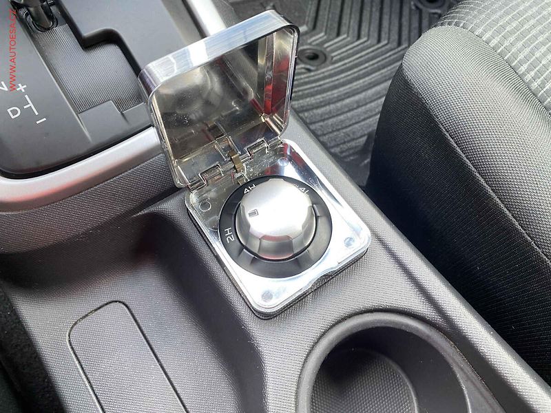 Isuzu D-Max (2017) 1.9D 4x4, ČR, AT, TZ, AC - fotka 16 z 17