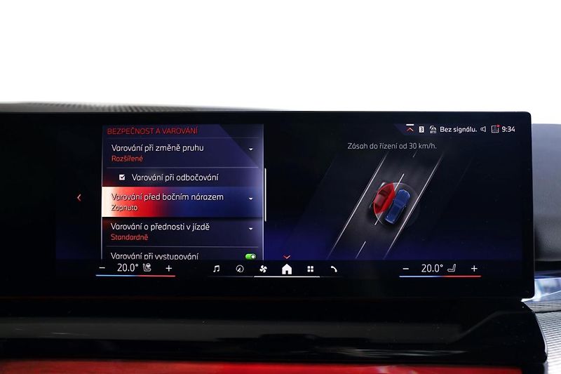 BMW Řada 5 550e xDrive Touring - fotka 15 z 32