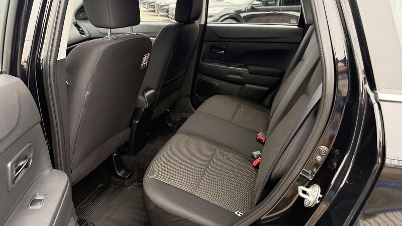 Mitsubishi ASX (2016) 1.6Di-D, ČR,4X4 - fotka 51 z 56