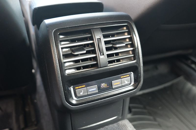 Volkswagen Passat 1.8 TSI 132kW DSG Matrix Kessy - fotka 15 z 35
