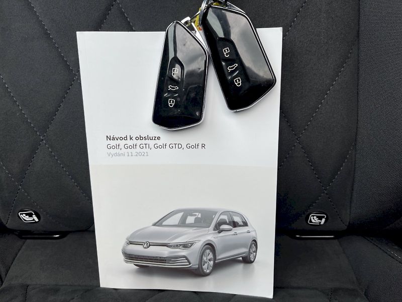 Volkswagen Golf (2022) 1,5 eTSI 110 kW DSG Style Plus - fotka 29 z 30
