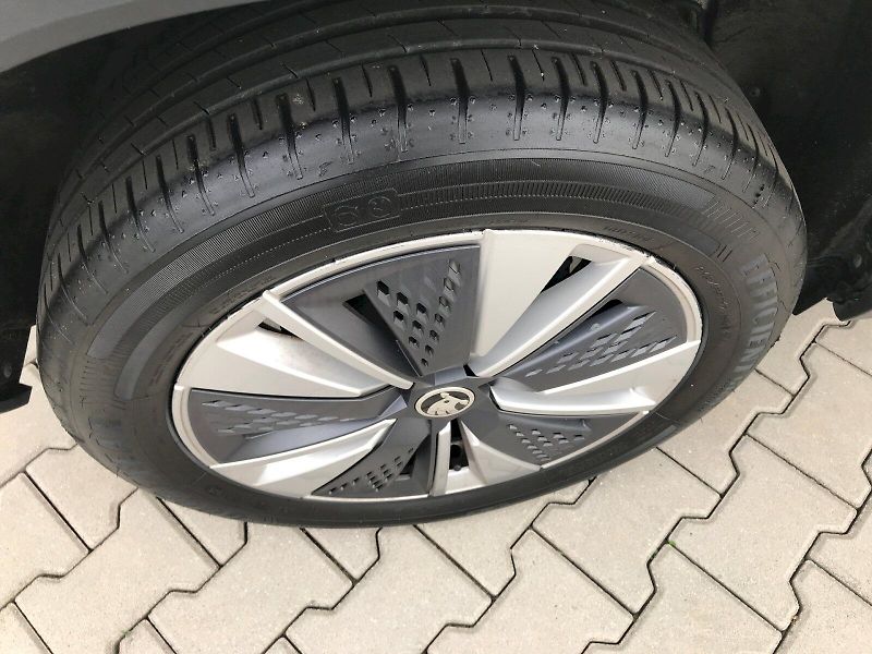 Škoda Karoq (2024) 1.5 TSI /110KW / 6MP / Style - fotka 10 z 28