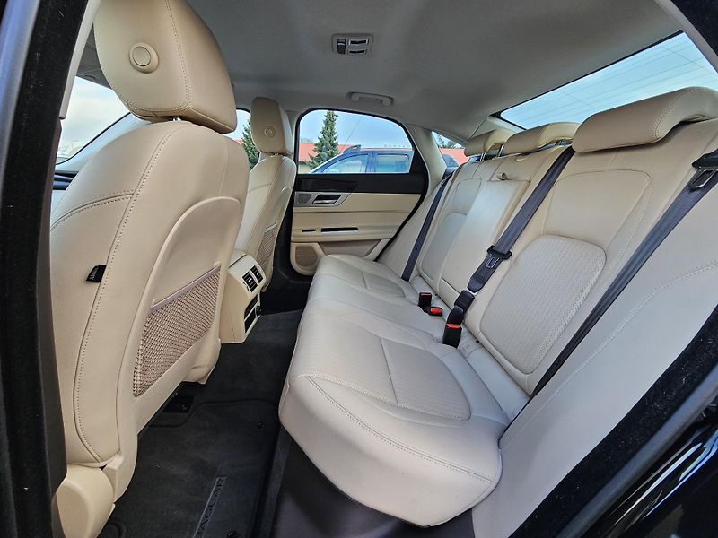 Jaguar XF (2019) 2.0 25D 177kW 2019,VÝHŘEV,KŮŽE - fotka 46 z 50
