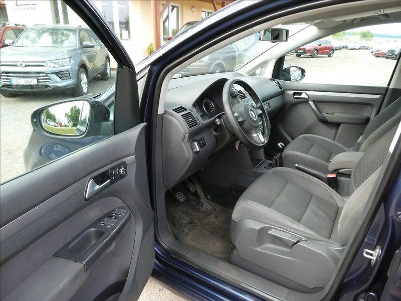 Volkswagen Touran 2,0 TDi 103kW Comfort,2x kola - fotka 15 z 47