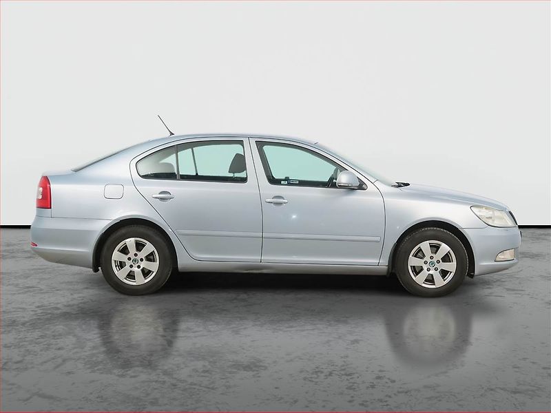 Škoda Octavia (2010) 2.0 TDI, nová STK, slušný stav - fotka 6 z 15
