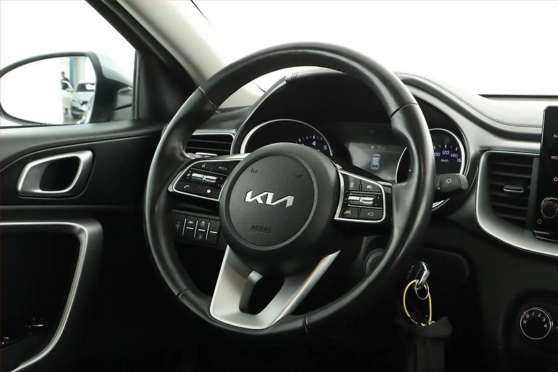 Kia Ceed (2022) 1.5 T-GDI, ČR,1.maj - fotka 8 z 14