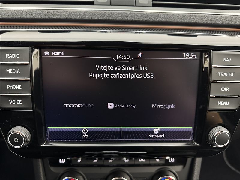 Škoda Superb 2,0 SPORTLINE 4X4 DSG 350HPAPR - fotka 18 z 55