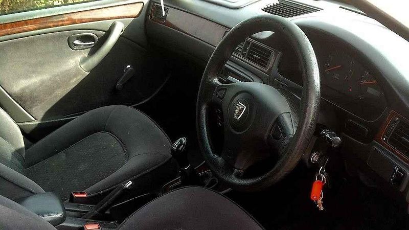 Rover 45.