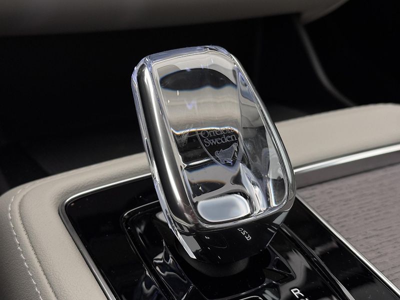 Volvo XC90 (2026) B5 AWD AUT DARK PLUS 7míst - fotka 20 z 25